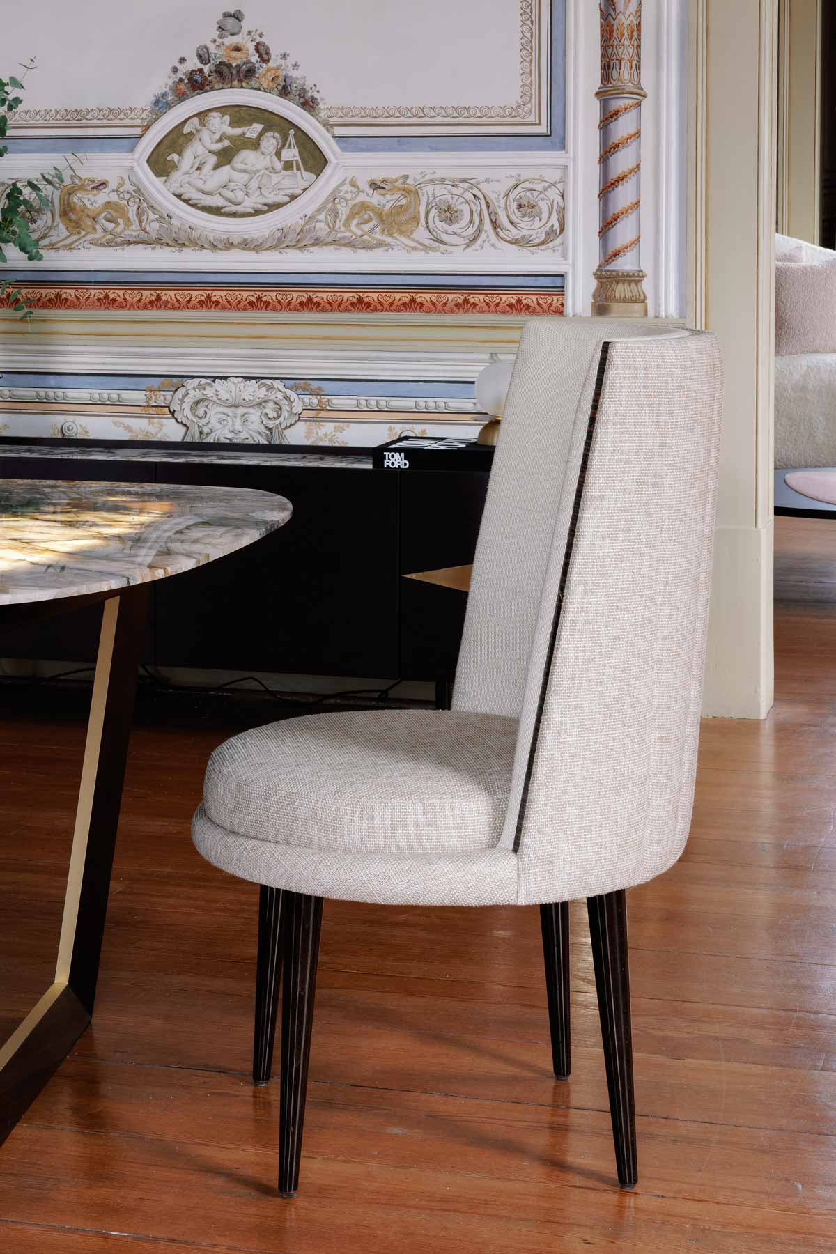 De-Castro-Chair-G700363-Slider-04